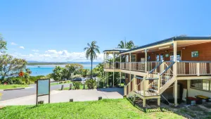 Image of ROUND HILL HOUSE 1770 - waterfront views