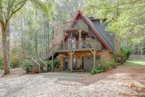 Image of Farmhouse in a Peaceful Paradise with Huge Hot tub