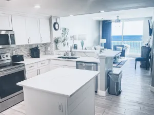 Image of Beautifully Remodeled Majestic 505 ~ Million Dollar View!