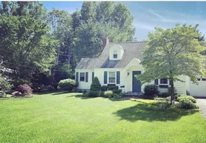 Image of Cozy Cape Close to Everything: Family, hiking, shopping and restaurants!