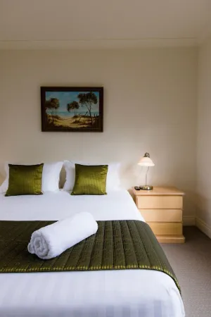 Image of Escape to Tranquility: Experience Blissful Getaways at Jade Cottage