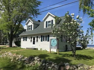 Image of Peaceful 3 bedroom cottage with loft on the west shore of Green Bay.