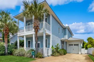 Image of Gorgeous home w\/ a furnished patio, gas grill, & private, outdoor pool
