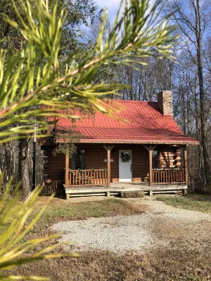 Image of Fallen Leaf Cabin-Secluded and peaceful cabin in the Hocking Hills