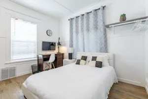 Image of RitaBNB-3 blocks to Mayo-SALE Cute Studio on Main Floor 8032