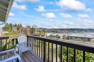 Image of Sound View Stay-2 BR Duplex Unit w\/ Water Views
