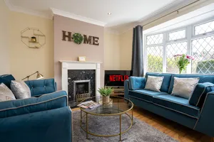 Image of ♥ Elegant house with large garden and outdoor furniture near NEC, JLR, Solihull