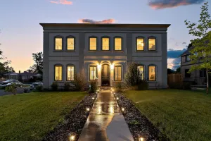 Image of This house is a 6 bedroom(s), 4.5 bathrooms, located in Denver, CO.
