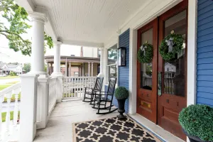 Image of Luxurious Downtown Retreat Sleeps 6!