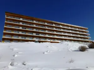 Image of 50m from shops, 4th floor, balcony, tv, ski locker, 32m², Alpe d'Huez