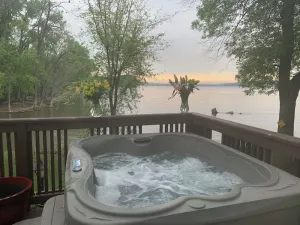 Image of Lux Riverfront, HotTub, In\/Outdoor Fireplace &Fun!