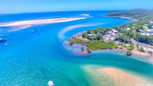 Image of Surf Hunter -  boat parking, walk to beach