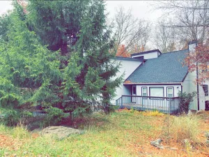 Image of Comfortable house with a private hot tub in Poconos