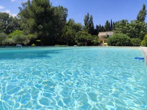 Image of Nice little house with park and large pool - Fontvieille center 1km - Provence