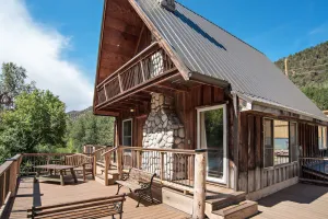 Image of Creekside cabin near Glenwood with outdoor kitchen