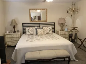 Image of BestStays@Queen Bee Cozy for couples and small families