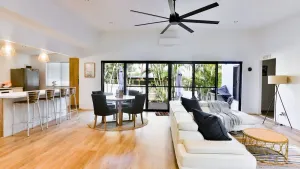 Image of The Ohana Hut - air conditioned walk to beach , cafe