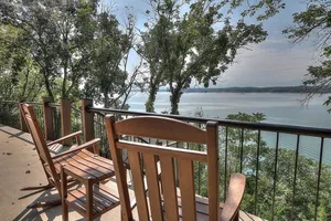 Image of Hatties Lake Retreat: Beautiful Lakeside Retreat in Dandridge Tennessee.