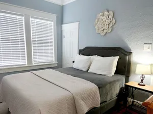 Image of Lovely One Bedroom home/ guest house