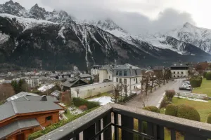 Image of Makalu - View Mont-Blanc - Chamonix Center -8 pers