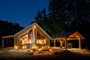 Image of Red Earth Lodge - secluded bushland setting