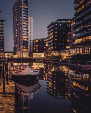 Image of Deluxe City Apt Riverside Balcony &Free Parking