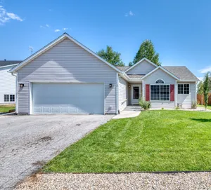 Image of 3 Bedroom, 2 bathroom house