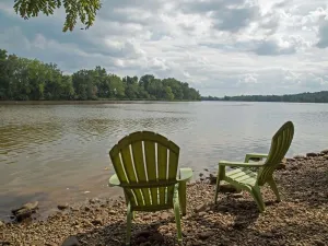 Image of Enjoy Breezes on the James River, 2bdrm-1bath \/ 15 minutes to downtown  Richmond