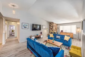 Image of Charming & Stylish home can accommodate 8 guests!