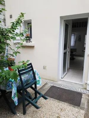 Image of STUDIO LES ALOES