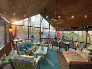 Image of Quirky cabin retreat on 4 acres w spa, arcade rm, art&book loft -- near Hershey