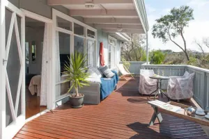 Image of Ocean Whispers Sorrento - Complimentary late checkout on Sundays (Pet Friendly)