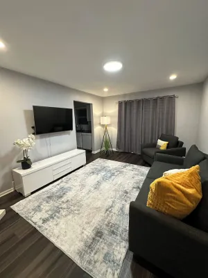 Image of Newly remodeled Duplex for 6 with parking spot!