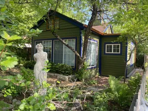Image of Quaint cottage steps from Marina