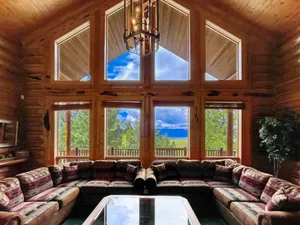 Image of Luxury Log Cabin Near Cascade Lake, 80 Acres, RVs