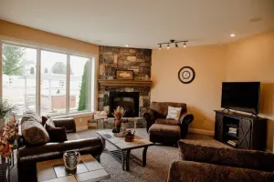 Image of Beautiful Private Getaway on 5 acres, with 6 bedrooms and 4 full bathrooms.