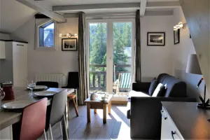Image of 50m from resort center, 6th floor, balcony, tv, 30m², Risoul