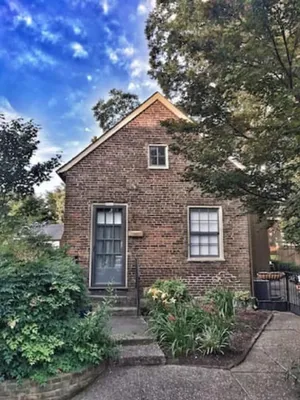 Image of Stay in a historic Early 1800s Guest House!