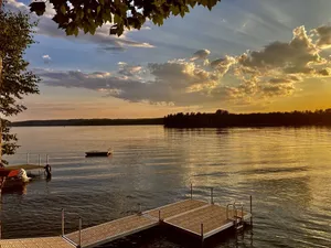 Image of Lakefront Cottage - sleeps 6 - 2 baths