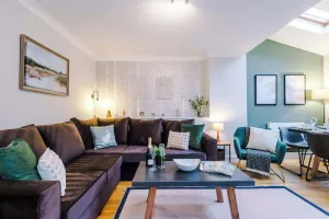 Image of NEW! Incredible Home In Northwich By 53 Degrees Property, Perfect For Groups, FREE Parking!