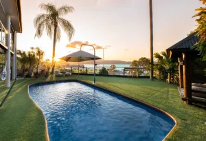 Image of 'Sail Away' Airlie Beach house with Marina Views