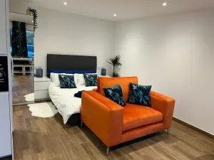 Image of Cosy Detached Annexe With Free Off Street Parking