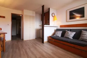 Image of 210m from shops, 7th floor, balcony, parking, tv, ski locker, 30m², Alpe d'Huez