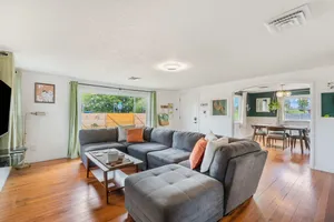 Image of Charming Family-Friendly 2 Bedroom 1 Bathroom Retreat Near Astoria & Beach