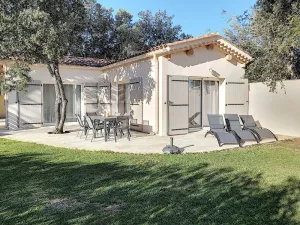 Image of Charming 3* house with swimming pool and Mont Ventoux view