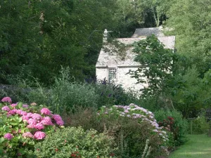Image of Mill facing the sea, in the park of a castle. 300m to the beach and great walks