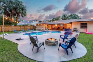 Image of Heated Pool, Game Room & 4Bdrm - Bay Bungalow