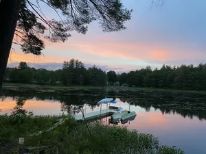 Image of Beautiful Private Lakefront new Log Home