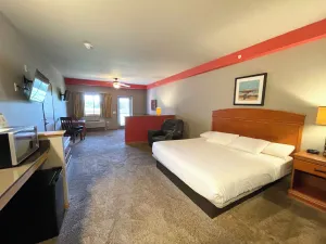 Image of King Hotel Room @ Spring Brook Resort