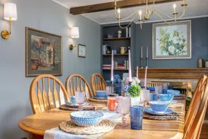 Image of Almar  · English Charm, 4beds, 3bath, Host 8+king and Queen